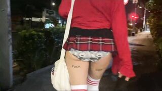 Móc trên đường phố và cho trai lạ sờ đít