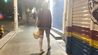 Móc trên đường phố và cho trai lạ sờ đít