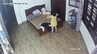 hack cam con em họ lớp 10 thay đồ đi học p3