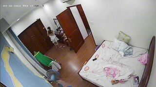 hack cam quay lén phòng ngủ của 2 chịn em p1