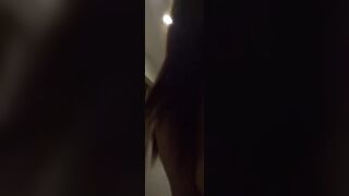 Địt nhau với e ghệ cực xinh vú múp,e biết đg quay video nên cứ cười tươi như hoa