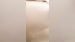 Massage chân thư giãn cho phú bà trẻ mà e cứ cởi đồ gạ a nên đành đè e ra đụ luôn