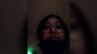 Dâm nữ mới lớn nứng lồn ra cầu thang tự quay vid show hàng lồn rậm móc lồn public