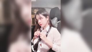 địt nhau trên xe với bé người yêu xinh xắn