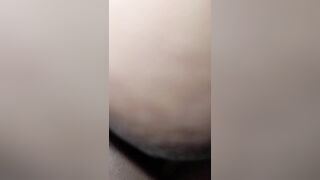 Liếm lồn e dên bể phòng