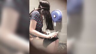 siêu phẩm quay lén nhà vệ sinh nữ toàn gái xinh vcl - phần 18