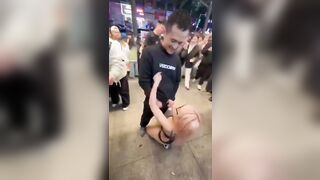 bà cô giáo bú cu ngoài đường đang hot tiktok mấy bữa nay