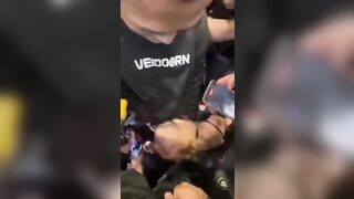 bà cô giáo bú cu ngoài đường đang hot tiktok mấy bữa nay