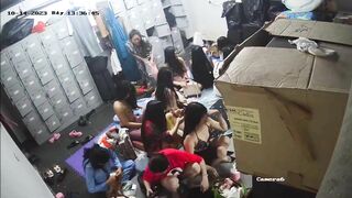 hack cam phòng mấy em xinh thay quần áo nhìn sướng - phần 3