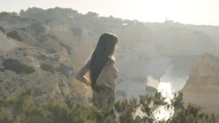Em gái thủ dâm với view biển đảo cực chill
