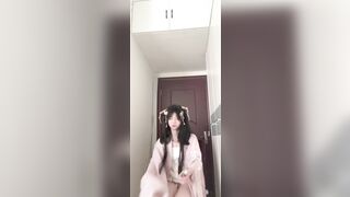 cô công chúa nhỏ và những chiếc sextoy p1