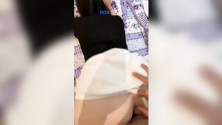 Đón em sinh viên đi học về rồi đưa vô khách sạn