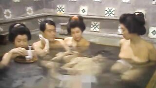 Phòng tắm công công ngày xưa