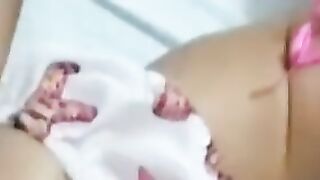 Gái Thái nhỏ nhắn và cu tây to khủng bố
