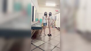 clip phô dâm đường phố của mấy con đĩ dâm dục - phần 1