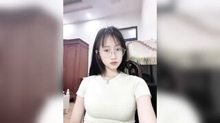 AI idol tiktok mới nổi Díu-Chu Giang bún cua cho ae 🐿️🫙