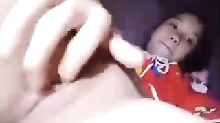 Em teen chốn trong phòng thủ dâm