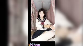 Gái xinh mới lớn đã nứng lồn
