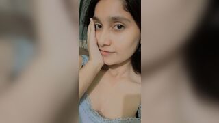 Em teen Ấn Độ dại trai gửi vú bím hồng