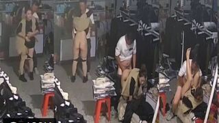 Hack Camera Shop quần áo phát hiện anh chủ tiệm địt em nhân viên bán hàng 4