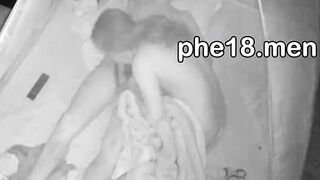Gạ địt được mẹ thằng bạn