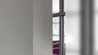Cặp học sinh làm tình ngay trên ban công trường học