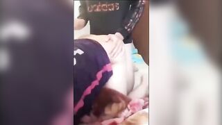 Địt con bạn nó kêu:"Buồi mày to địt đau vl ra"