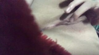 Rau non mới lớn nằm banh háng xoa hột le vạch vú ra quay video show hàng cho a xem p1