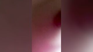 Bố mẹ đi làm a trai ở nhà liền vào phòng đè bé e họ dáng ngon ra doggy xém tí bắn trg