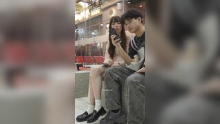Tổng hợp clip quay lén dưới váy gái xinh nơi công cộng 1