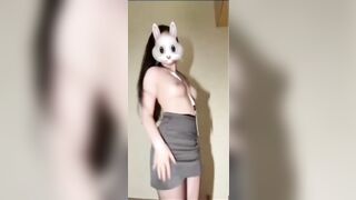 Áp lột quần áo hay thật