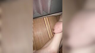 ngủ say bị địt lén bắn tinh vào trong