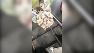 Nay trời lạnh sưởi ấm cho e nó