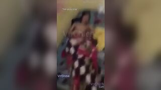 7,94Em hàng xóm ở nhà thủ dâm bị anh hàng xóm phát hiện và cái kết