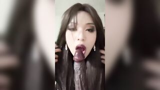 trợn mắt nhét vào họng cũng không lút cán được con cặc châu phi