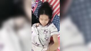 Thấy cửa phòng của em họ không khoá liền vô địt luôn em họ