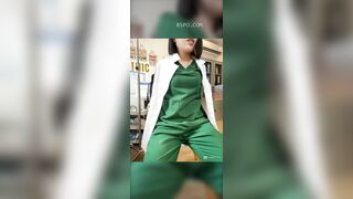 Chị bác sĩ vừa làm vừa live sếch cực dâm phía sau còn có đồng nghiệp "1"