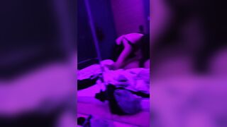 vợ mặc đồ ngủ sexy mà bị bạn chồng vô đụ rồi p2