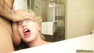 Đụ nát cổ họng em tây