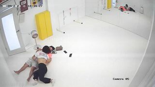 hack camera quay lén chủ phòng tập yoga đụ nhau với nhân viên cực hót