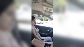 Bắt em cởi áo khi đi xe