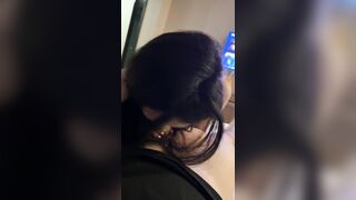 Phải gạ mãi bé mới ngoan ngoãn cho anh quay phim bảo anh đừng đăng lên mạng
