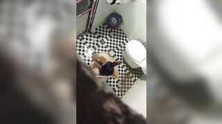 Quay lén nhà trọ xát bên