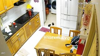 Hack cam máy bay thay đồ