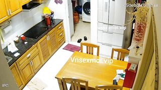 Hack cam máy bay thay đồ