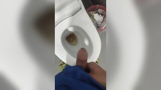 Chym nhỏ mà đái lắm vãi