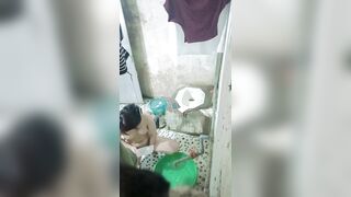 Quay lén gái tắm làm ở Bắc Ninh