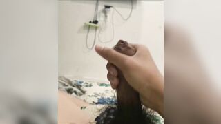 Đợi cả nhà ngủ r mới lén sục =))