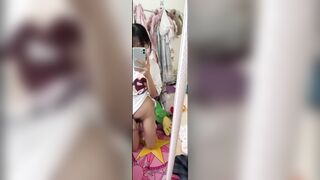 Bé loli quay clip thủ dâm trong phòng ngủ