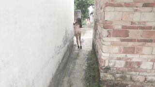 2 em gái cởi chuồng đi dạo quanh xóm